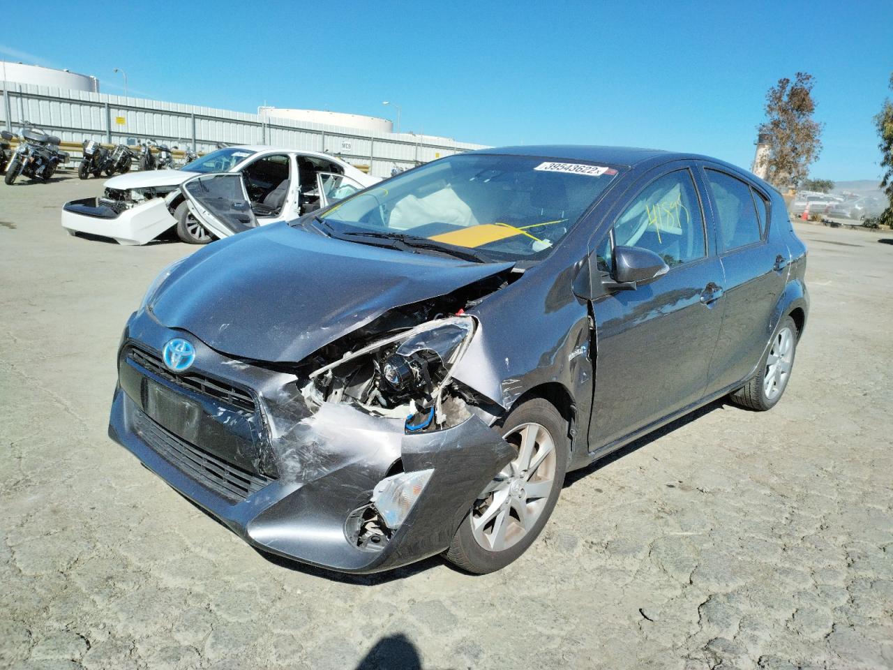 Photo 2 from auction – 2016 TOYOTA PRIUS C with VIN JTDKDTB36G1589078