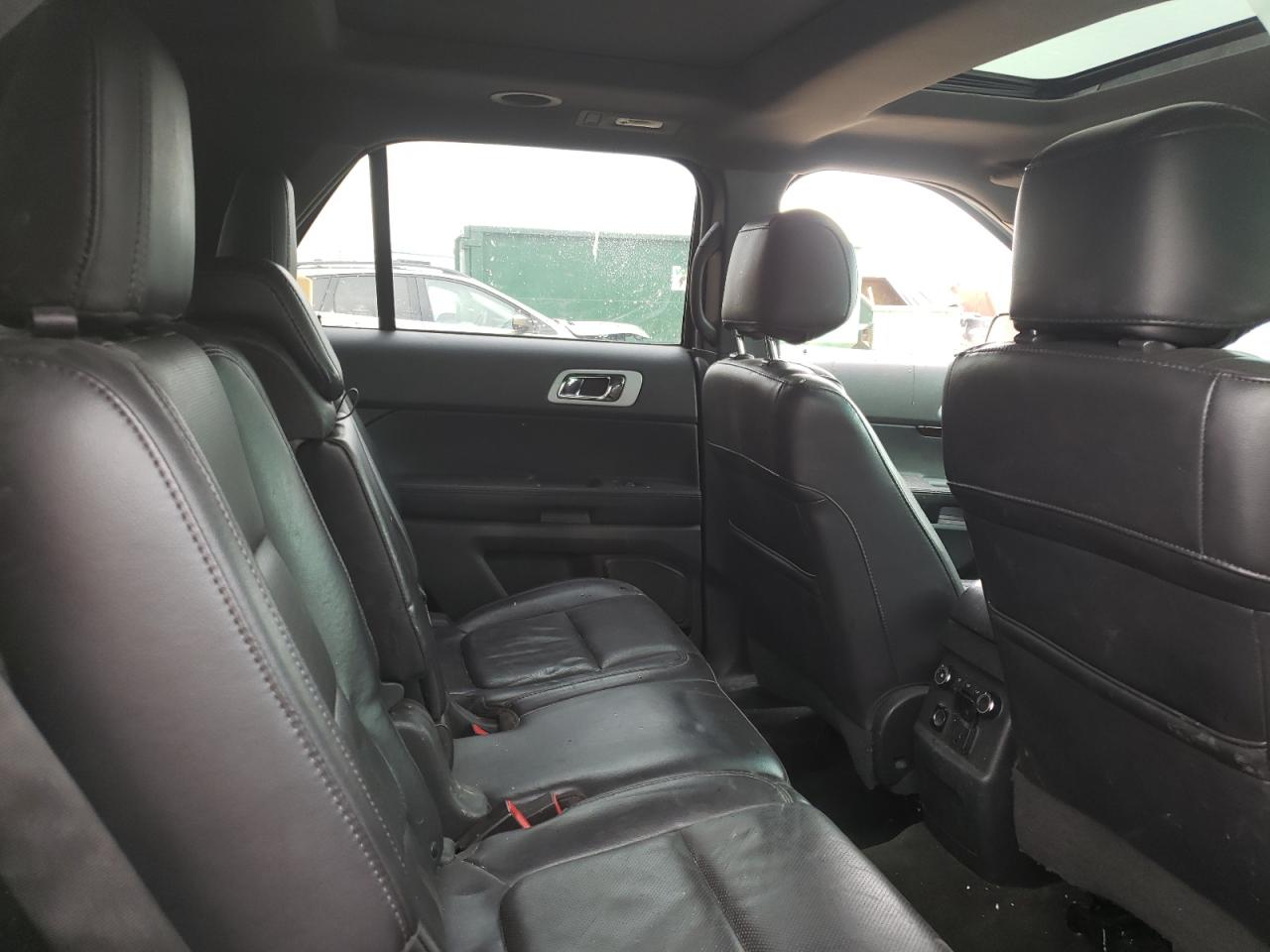 Photo 6 from auction – 2014 FORD EXPLORER L with VIN 1FM5K7F81EGB18378