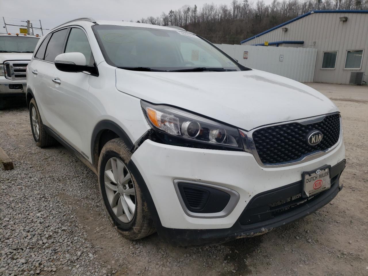 KIA SORENTO LX 2017 with VIN 5XYPGDA59HG325845 - Photo from auction