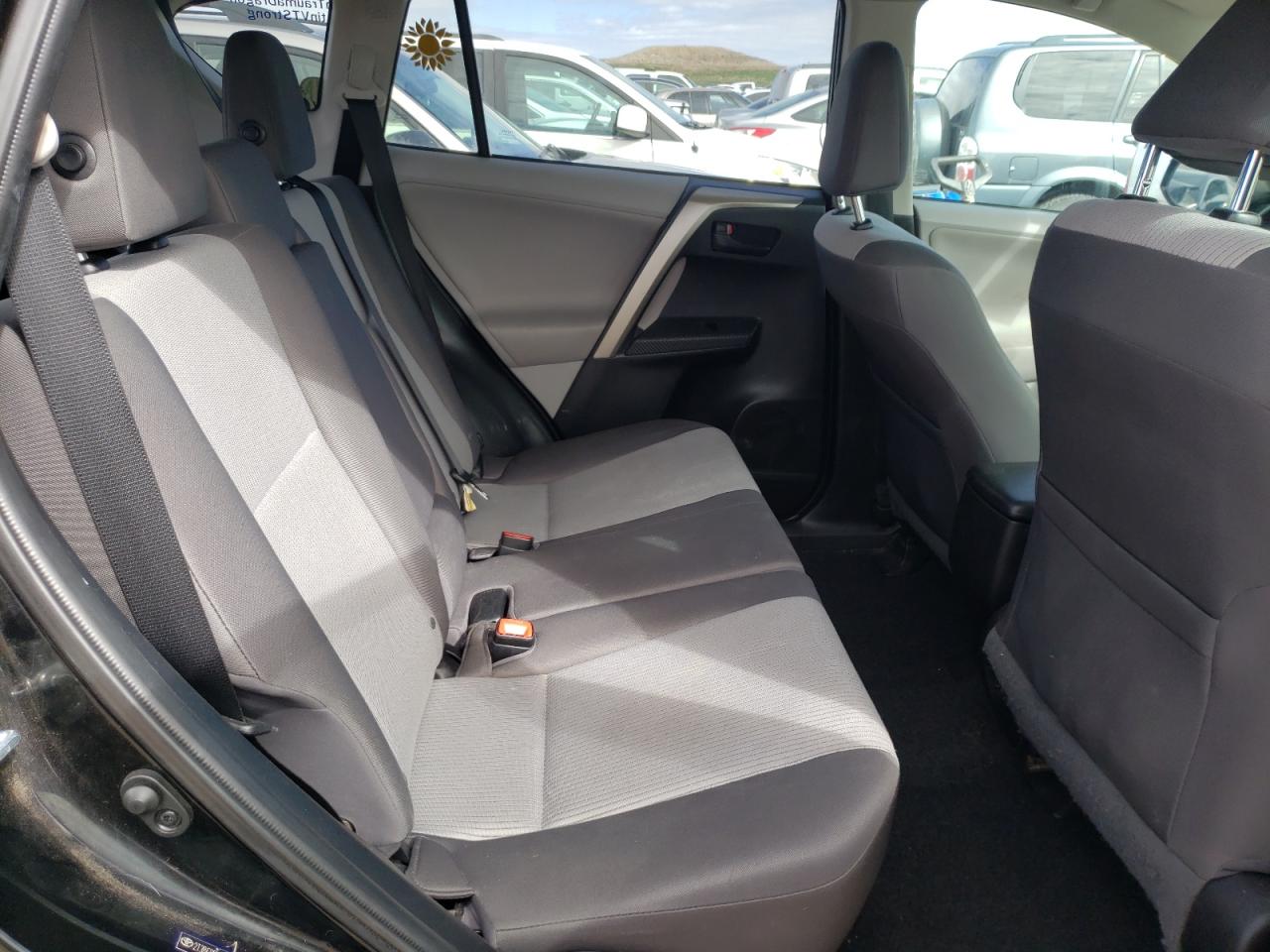 Photo 6 from auction – 2013 TOYOTA RAV4 LE with VIN 2T3BFREV3DW069783