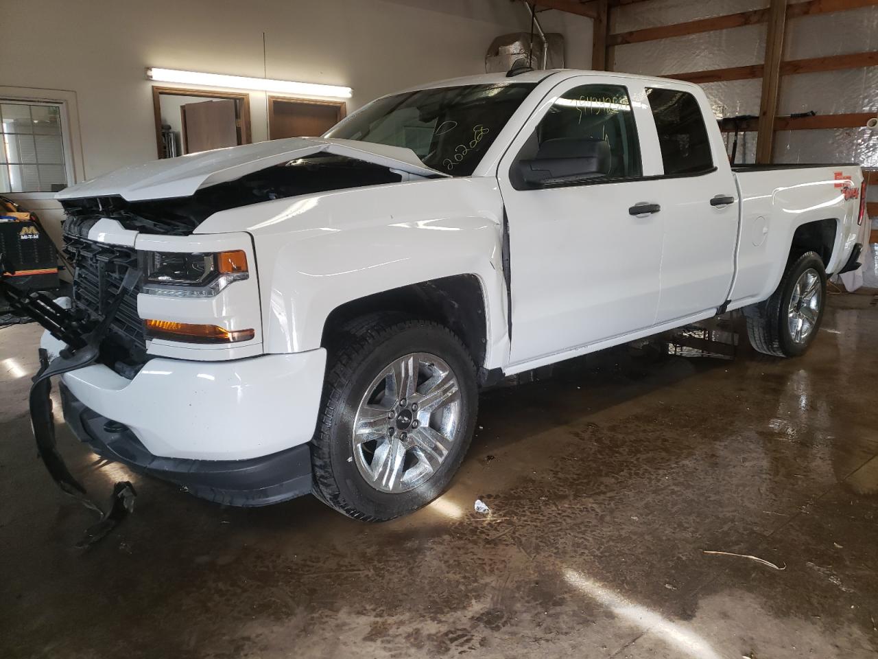 Photo 2 from auction – 2018 CHEVROLET SILVERADO with VIN 1GCVKPEC0JZ202068