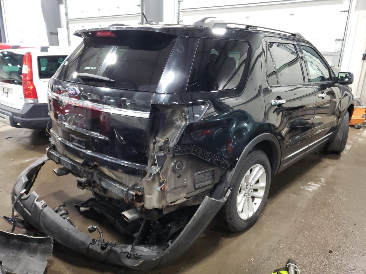 Photo 4 from auction – 2012 FORD EXPLORER X with VIN 1FMHK7D81CGA17239