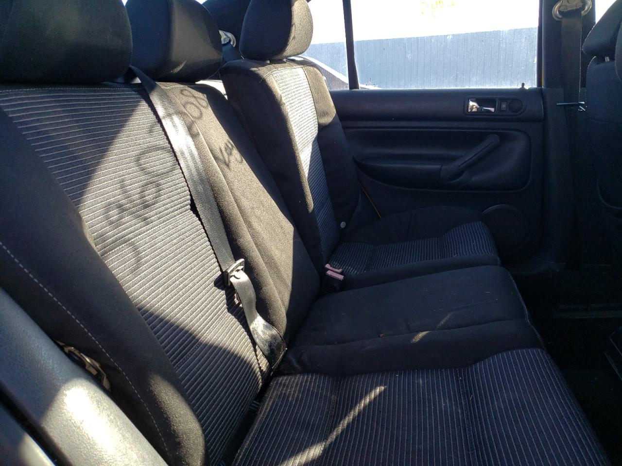 Photo 6 from auction – 2001 VOLKSWAGEN JETTA WOLF with VIN 3VWPD69M11M129128