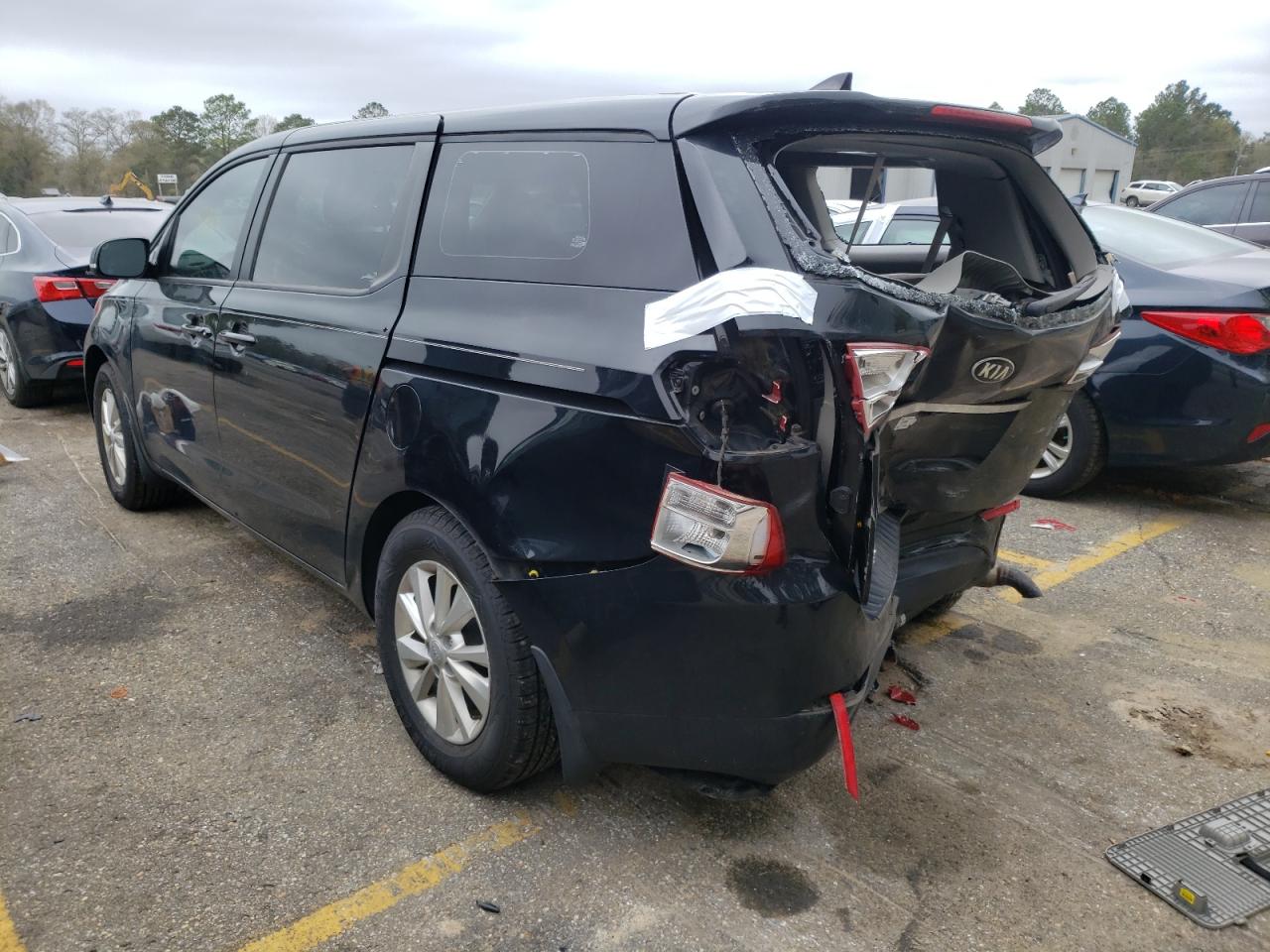 Photo 3 from auction – 2017 KIA SEDONA L with VIN KNDMA5C18H6279643