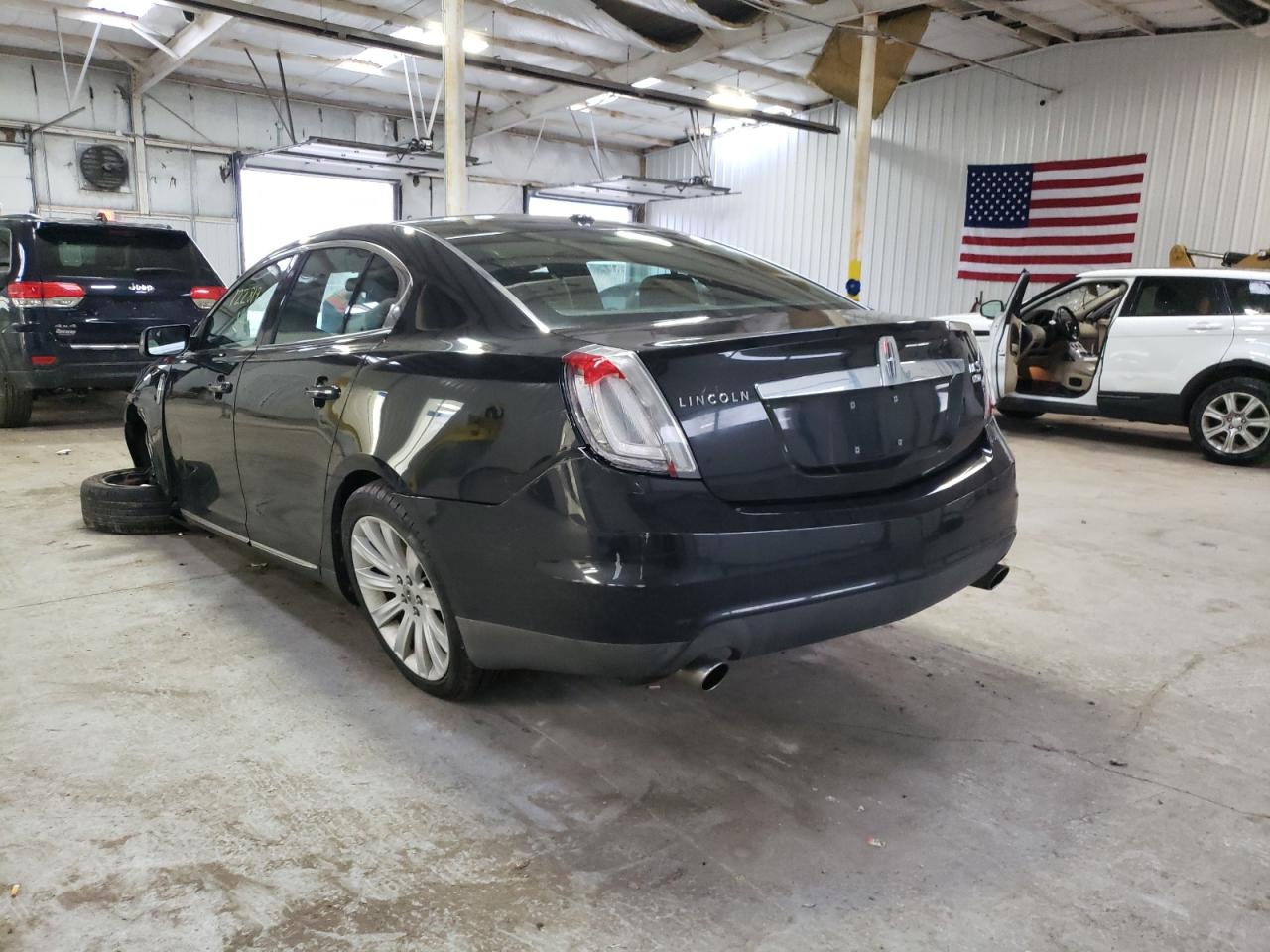 Photo 3 from auction – 2011 LINCOLN MKS with VIN 1LNHL9ER3BG602385