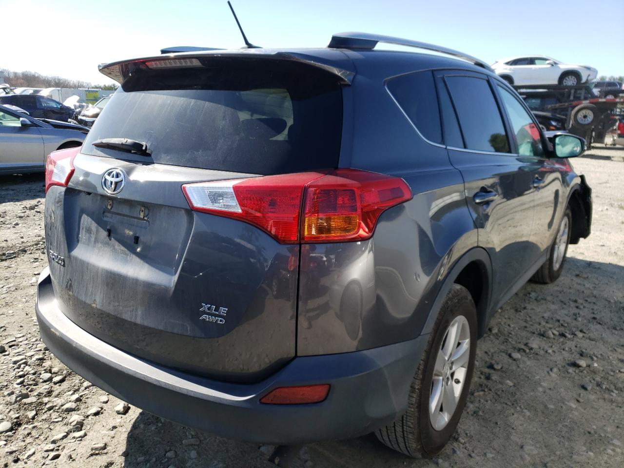 Photo 4 from auction – 2014 TOYOTA RAV4 XLE with VIN 2T3RFREV8EW194147