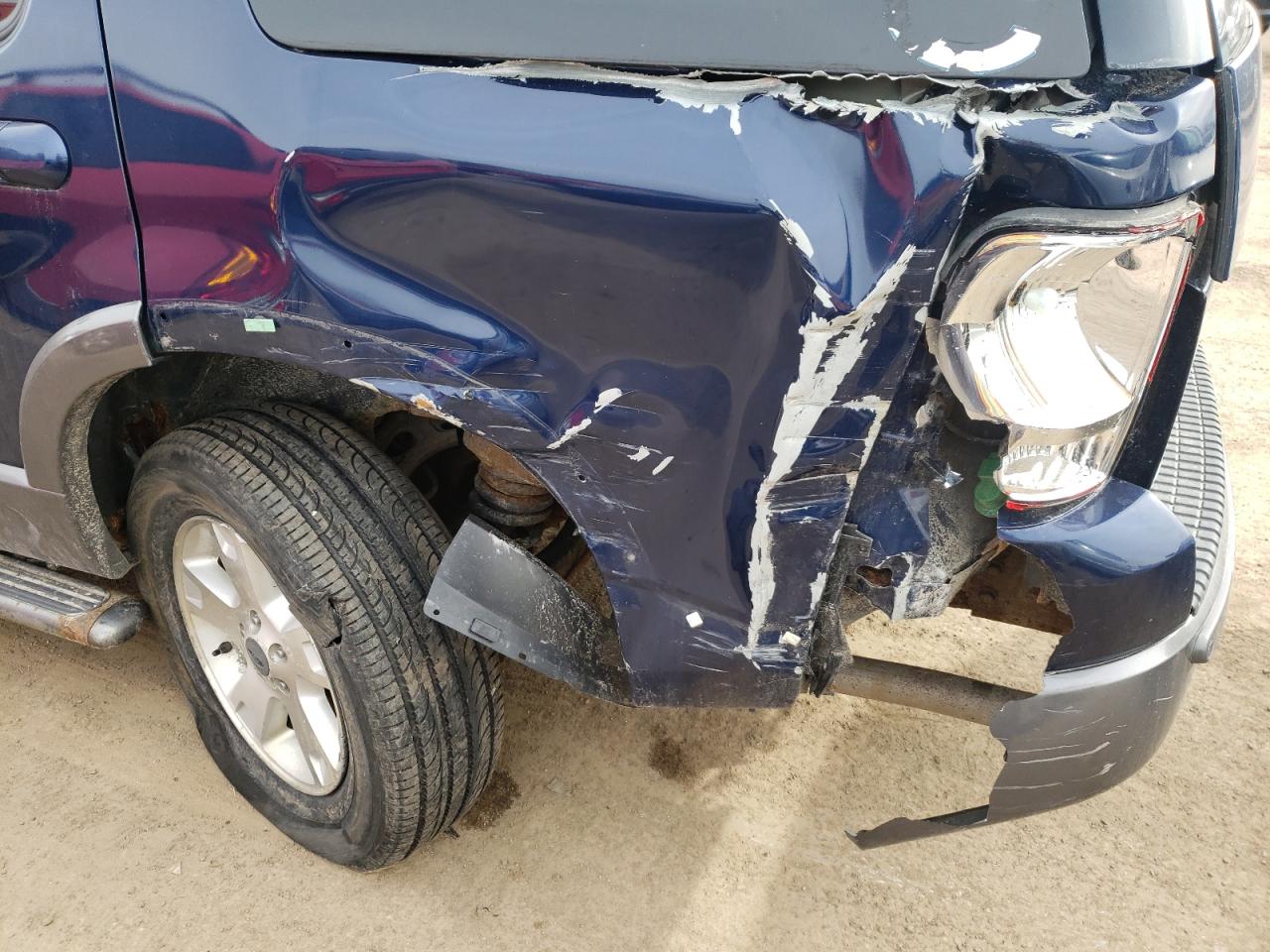 Photo 9 from auction – 2004 FORD EXPLORER X with VIN 1FMZU73K84ZA09205