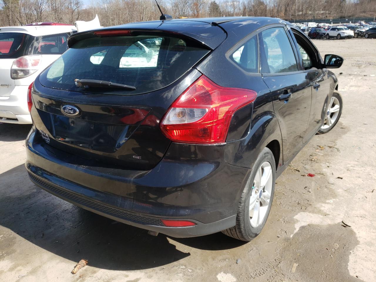Photo 4 from auction – 2014 FORD FOCUS SE with VIN 1FADP3K28EL392315