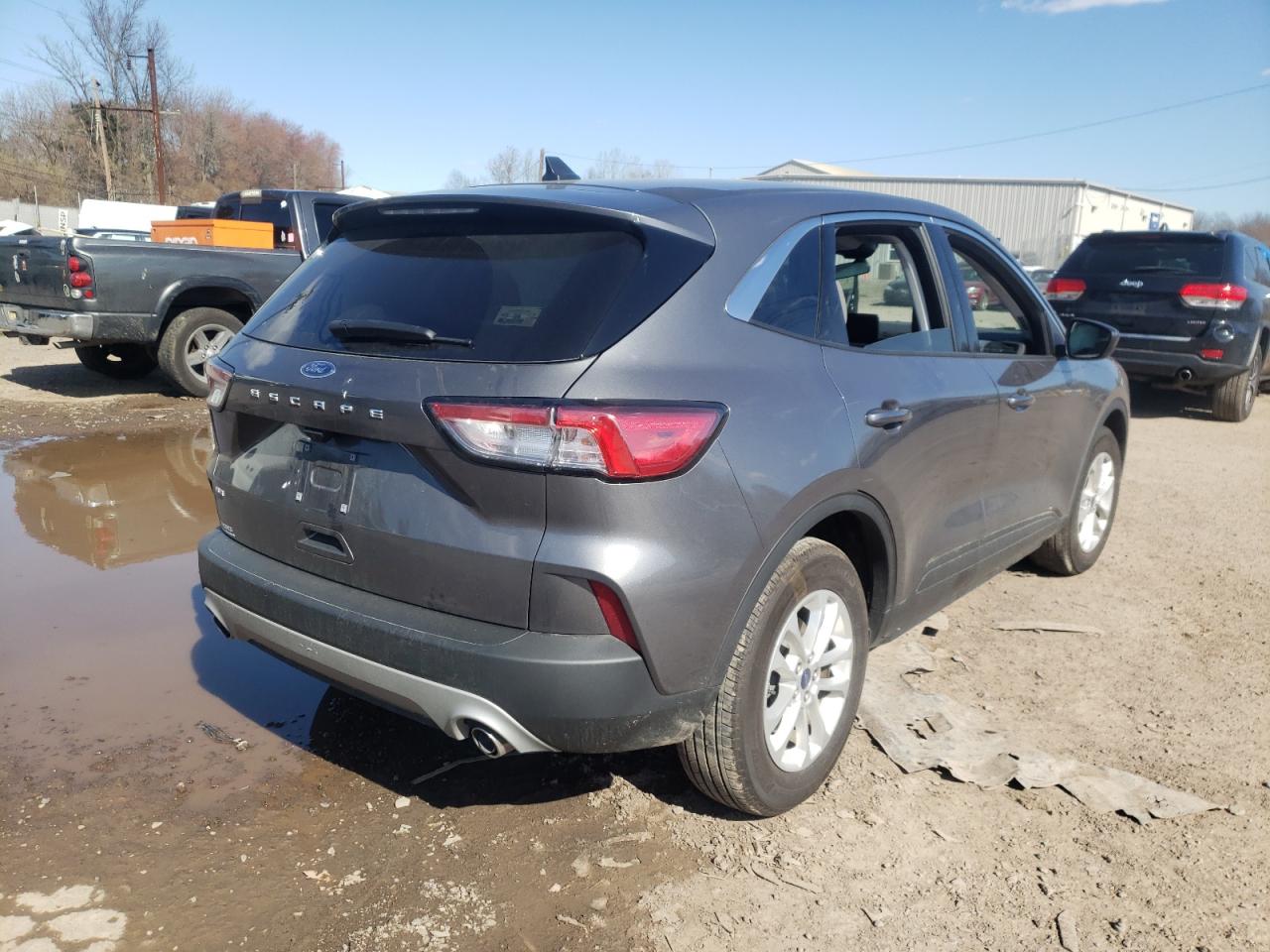 Photo 4 from auction – 2021 FORD ESCAPE SE with VIN 1FMCU0G62MUB20131