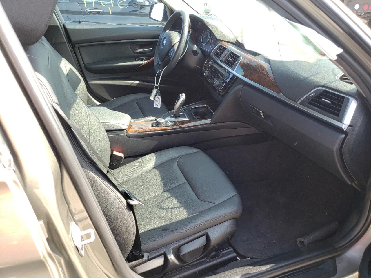 Photo 5 from auction – 2018 BMW 320 I with VIN WBA8A9C51JAH13545