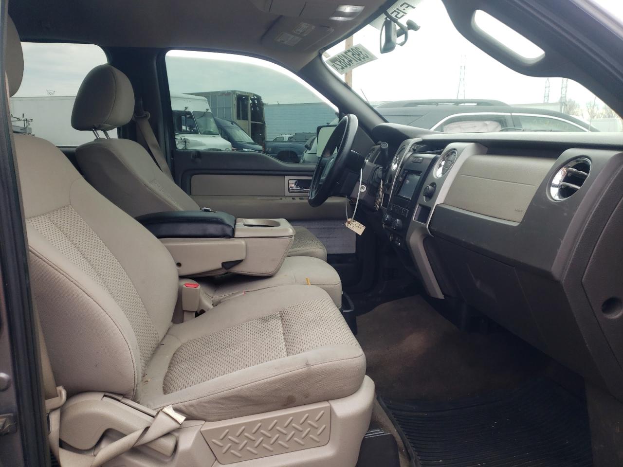 Photo 5 from auction – 2010 FORD F150 SUPER with VIN 1FTEW1C85AFC07154