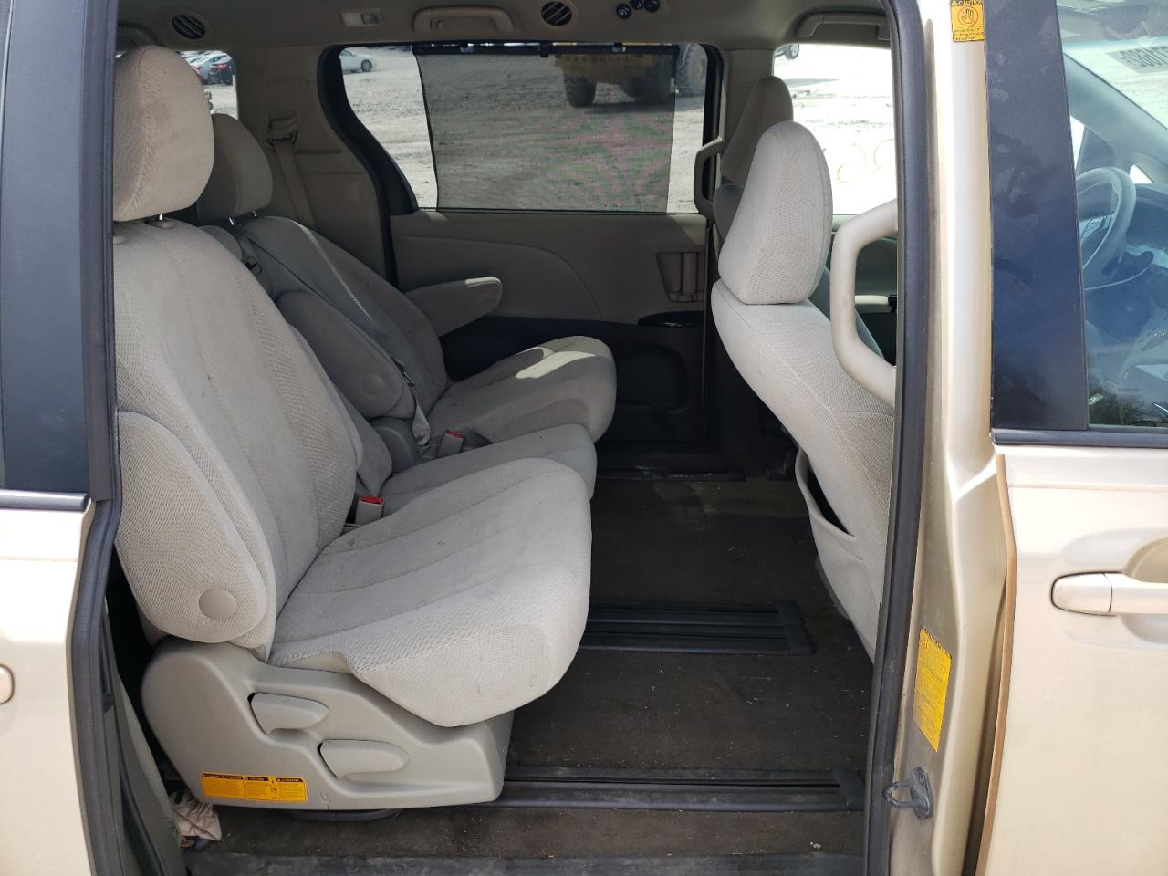 Photo 6 from auction – 2012 TOYOTA SIENNA LE with VIN 5TDKK3DC9CS240870