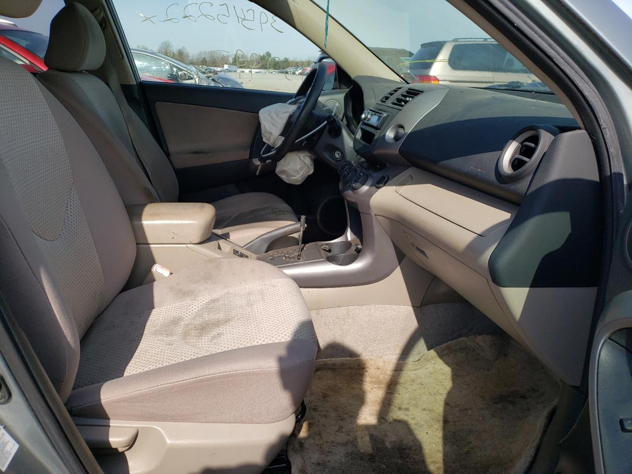 Photo 5 from auction – 2007 TOYOTA RAV4 with VIN JTMBD33V875051779