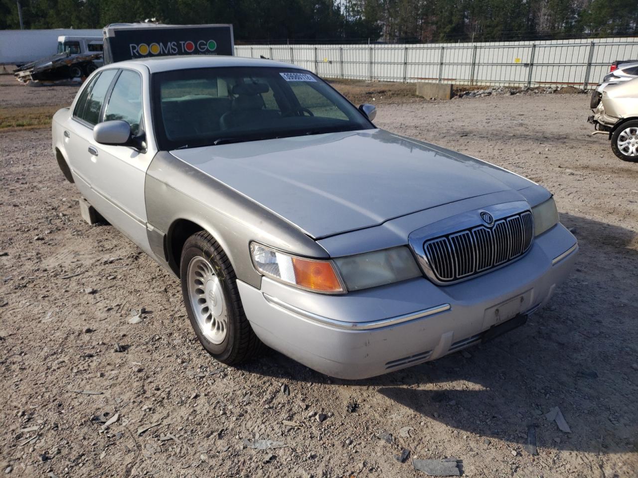 Photo 1 from auction – 2002 MERCURY GRAND MARQ with VIN 2MEFM75W12X622792