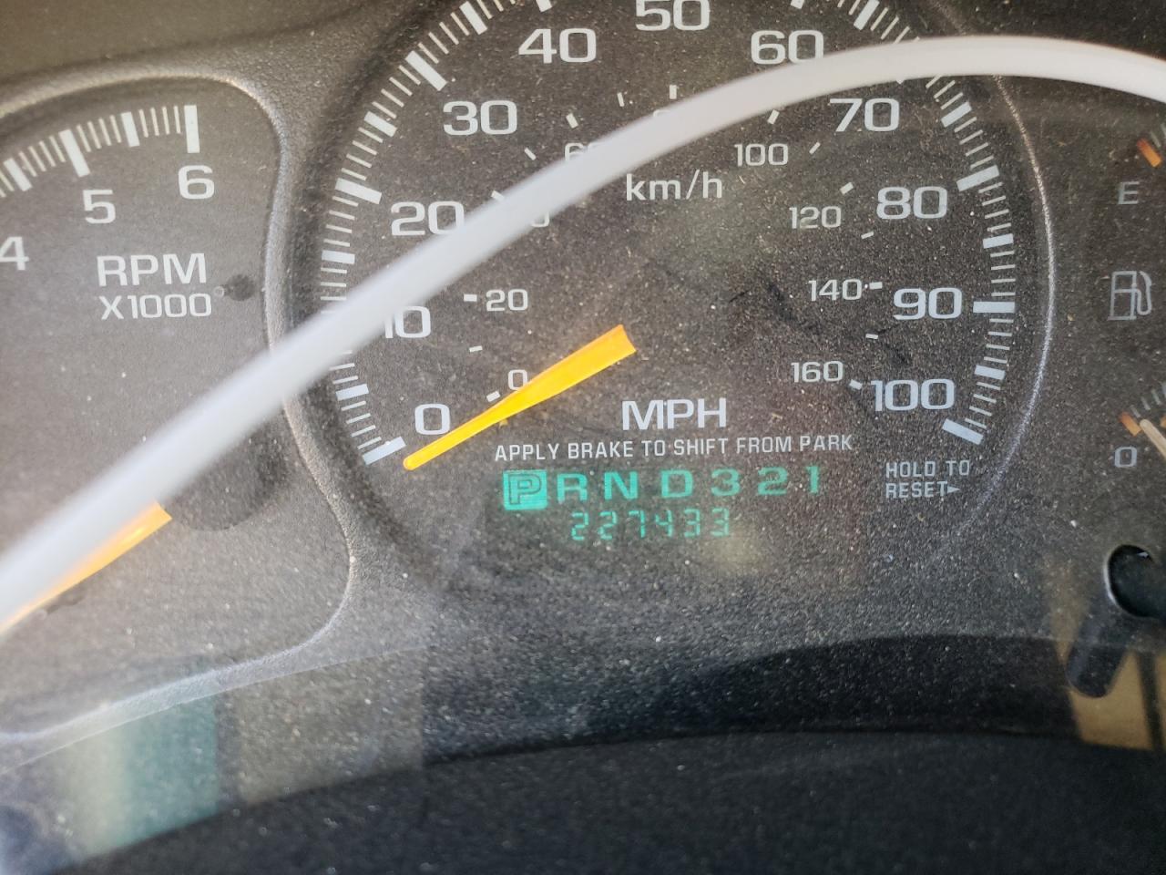 Photo 8 from auction – 2000 CHEVROLET SILVERADO with VIN 1GCEK19T6YE282369