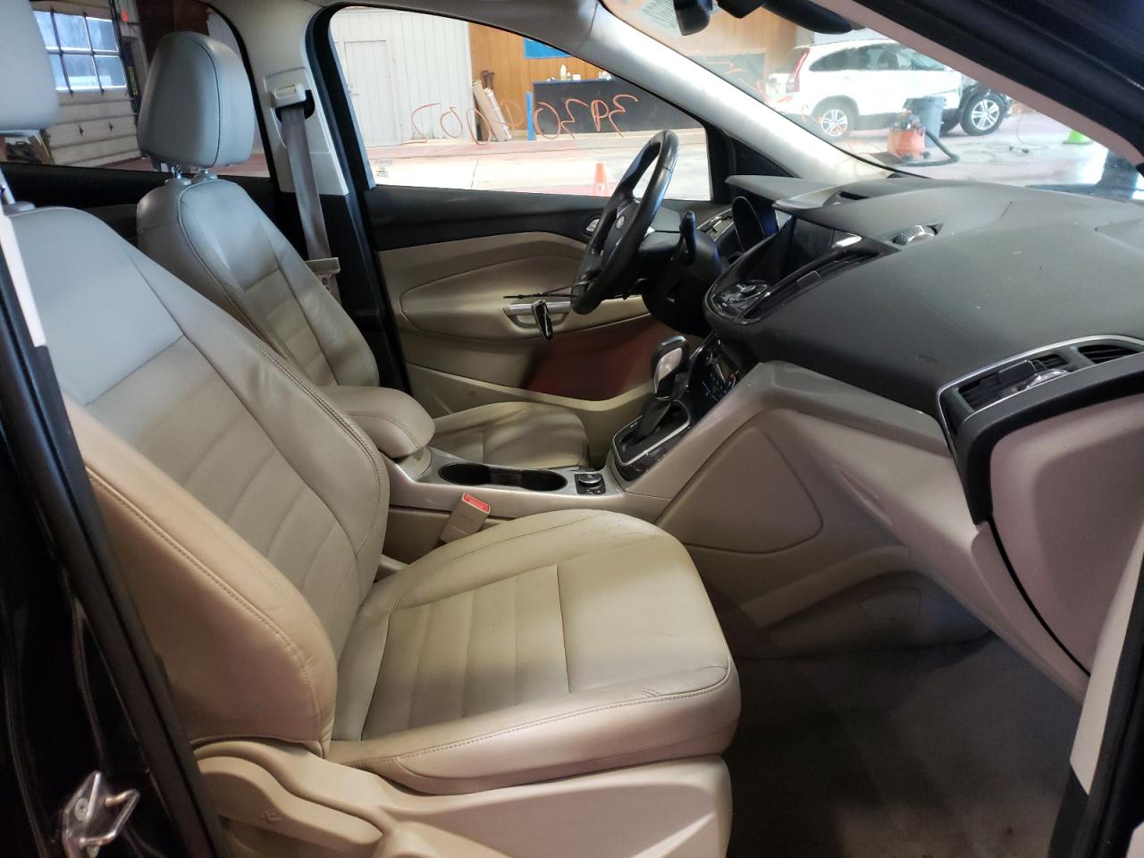 Photo 5 from auction – 2013 FORD ESCAPE SEL with VIN 1FMCU9HX8DUA46130