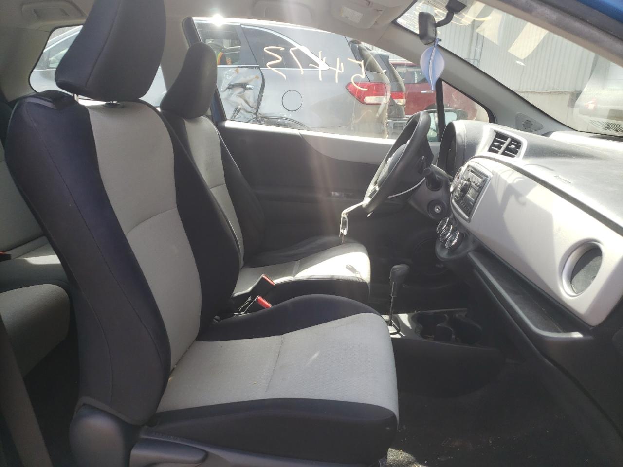 Photo 5 from auction – 2012 TOYOTA YARIS with VIN JTDJTUD33CD509598