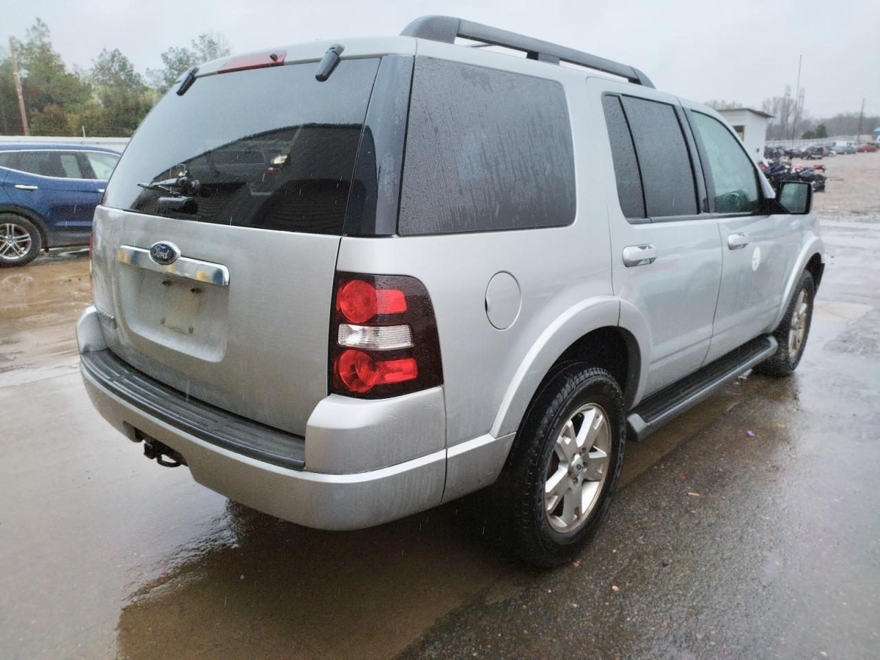 Фото 4 с аукциона – 2009 FORD EXPLORER X с VIN 1FMEU63E99UA26151