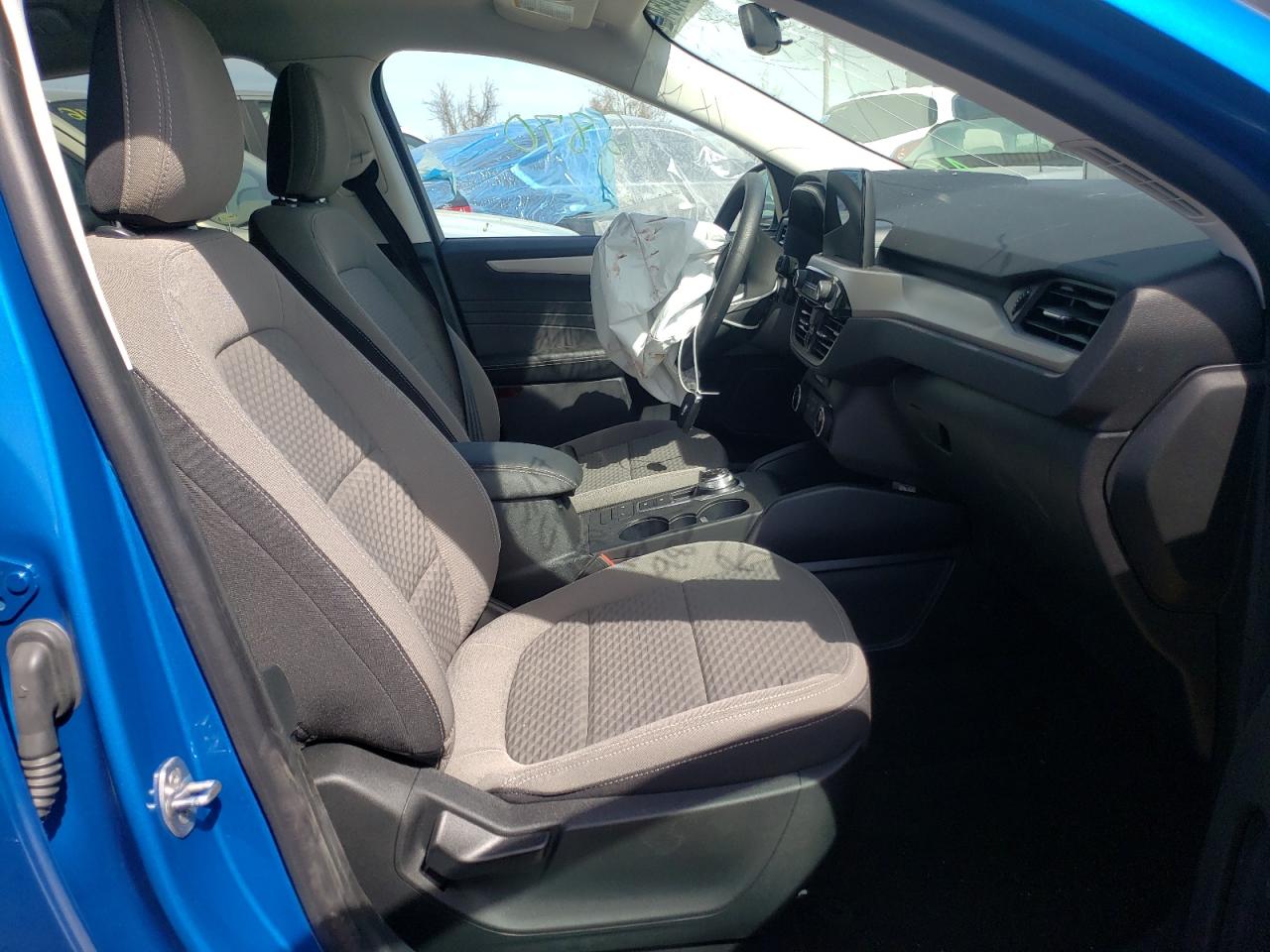 Photo 5 from auction – 2021 FORD ESCAPE SE with VIN 1FMCU0G60MUA52864