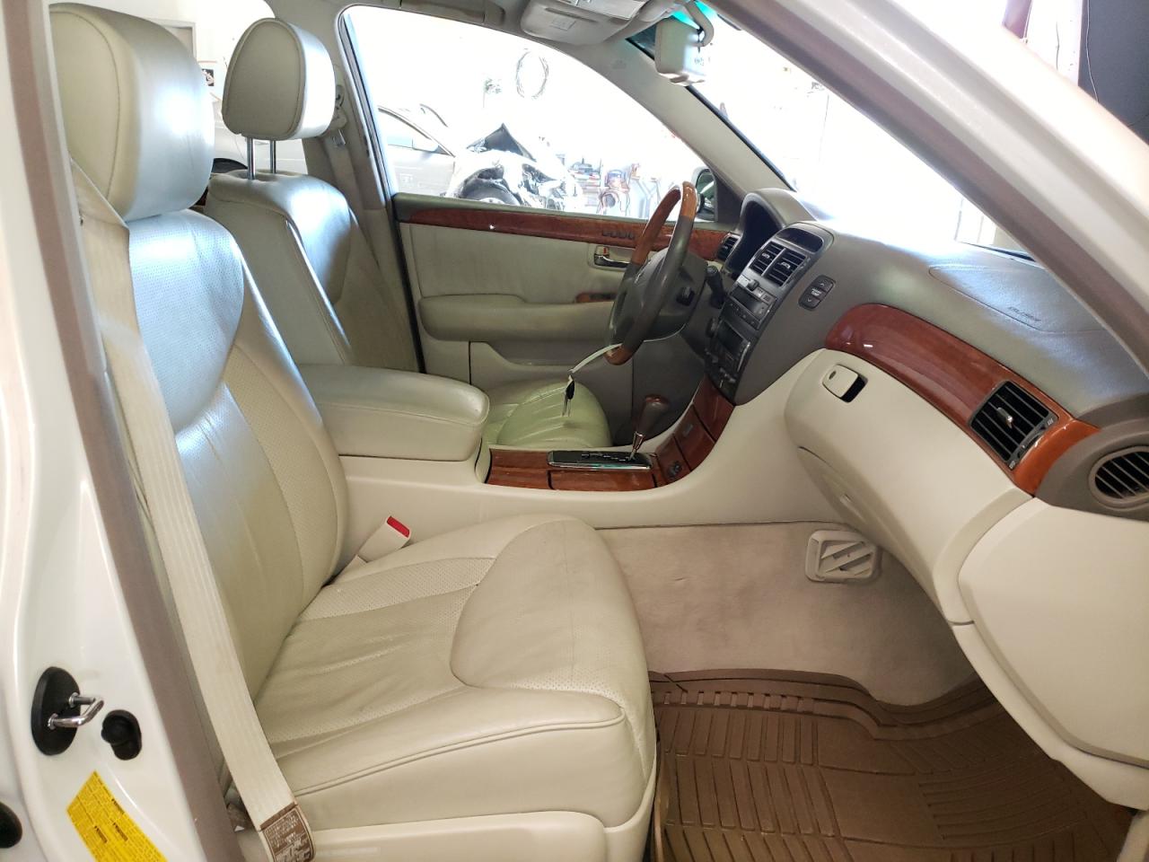 Photo 5 from auction – 2003 LEXUS LS 430 with VIN JTHBN30F630117004