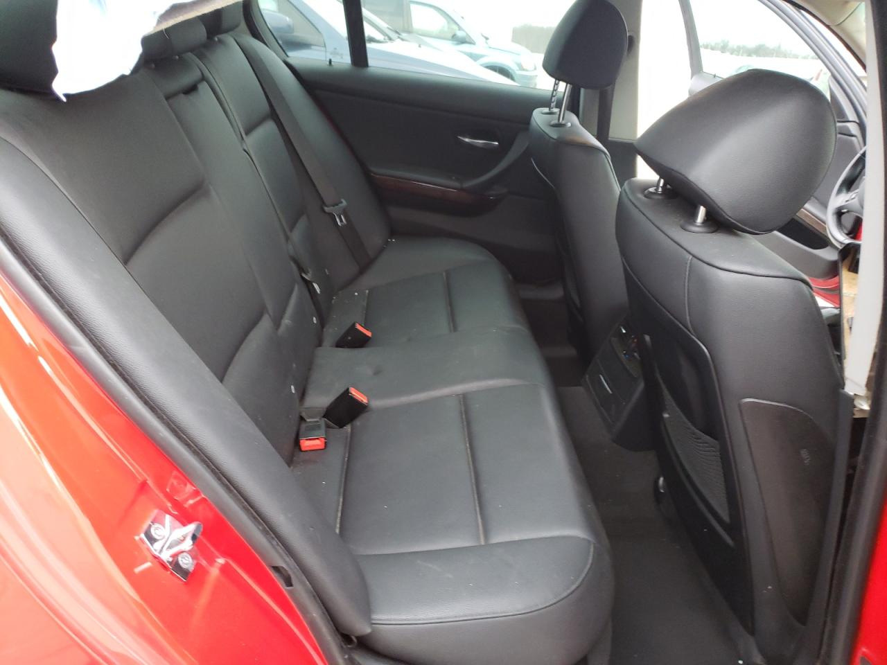 Photo 6 from auction – 2006 BMW 325 I with VIN WBAVB13566PS64933