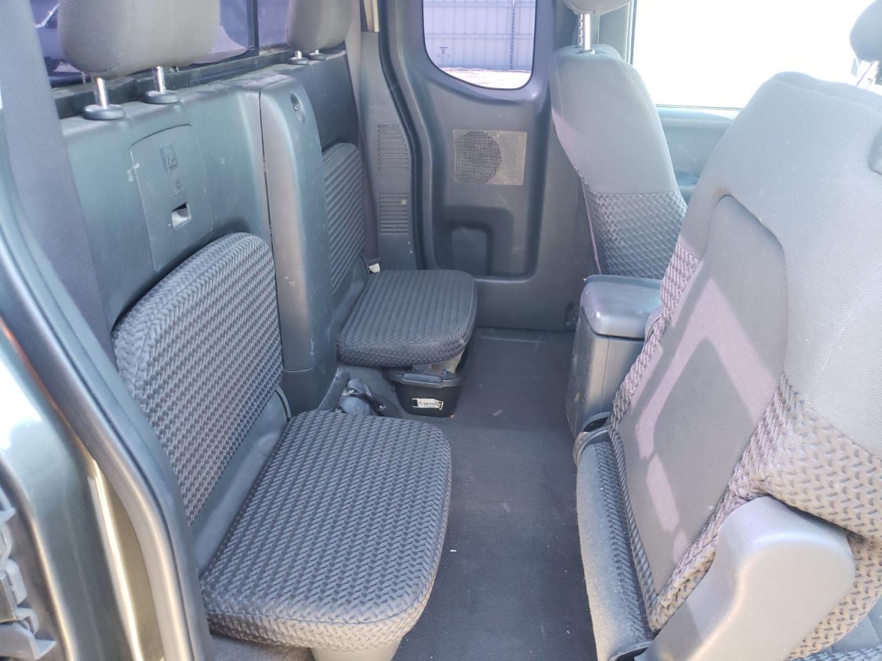 Photo 6 from auction – 2006 NISSAN FRONTIER K with VIN 1N6AD06U06C420428