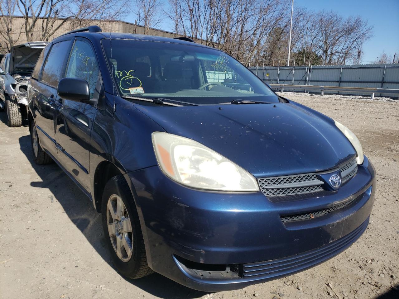 TOYOTA SIENNA 2004 with VIN 5TDZA23C54S000049 - Photo from auction