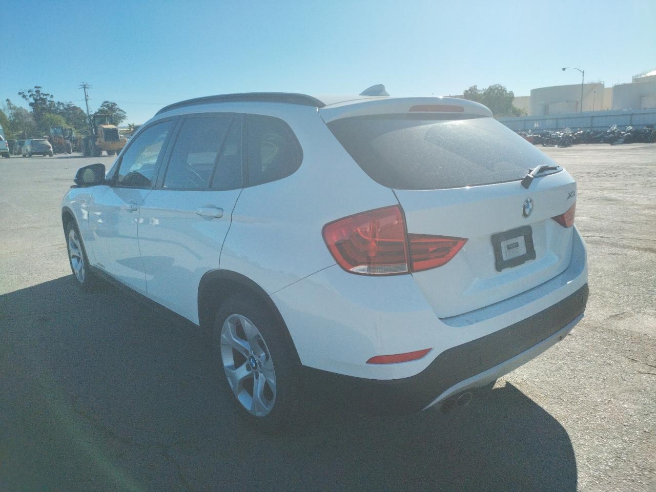 Photo 3 from auction – 2015 BMW X1 SDRIVE2 with VIN WBAVM1C51FV498287