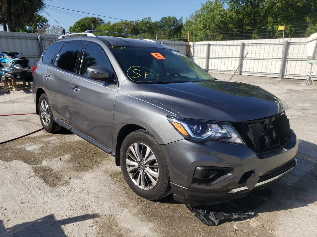 NISSAN PATHFINDER 2019 with VIN 5N1DR2MNXKC585336 - Photo from auction