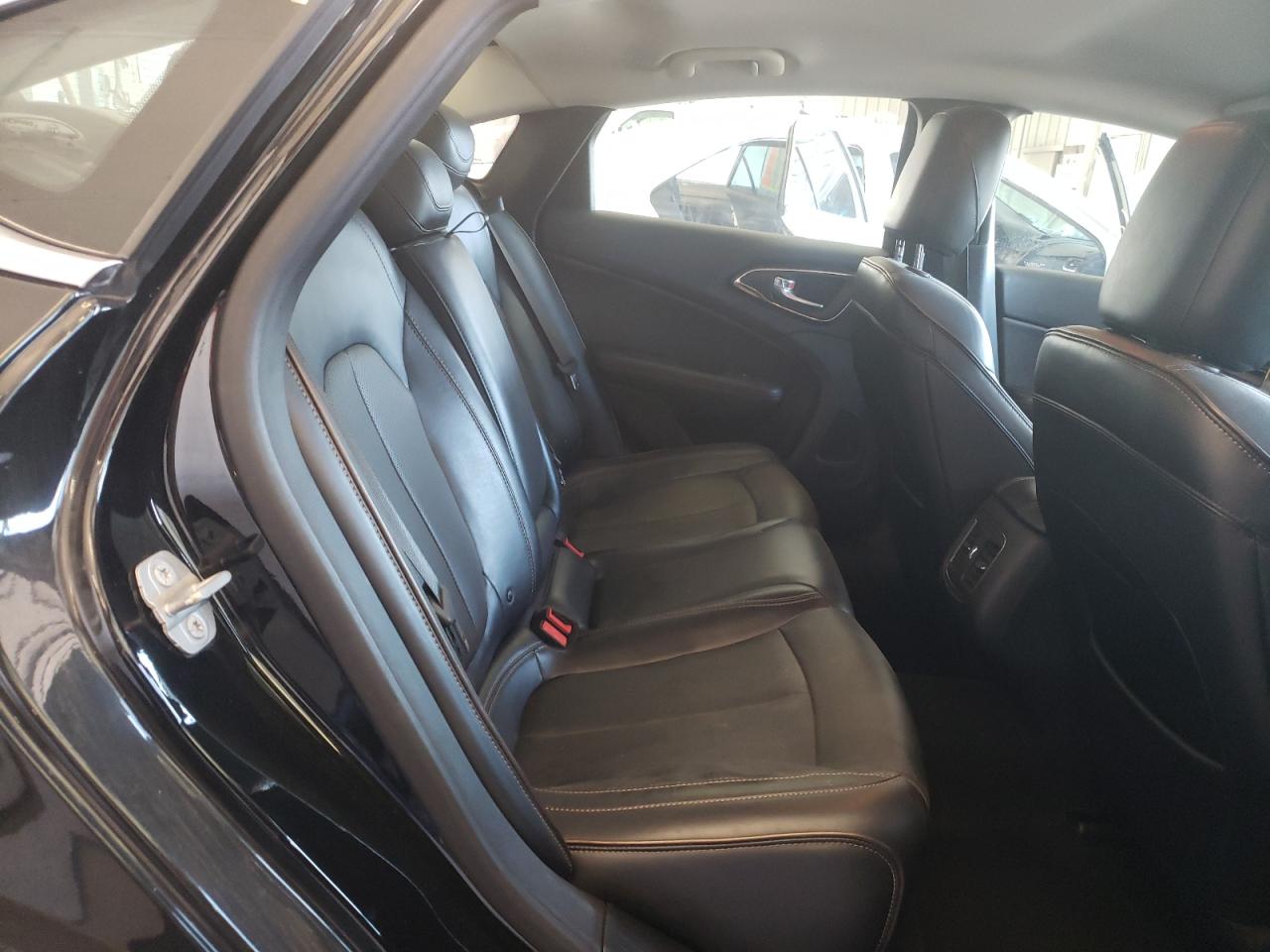 Photo 6 from auction – 2015 CHRYSLER 200 C with VIN 1C3CCCEG4FN512310