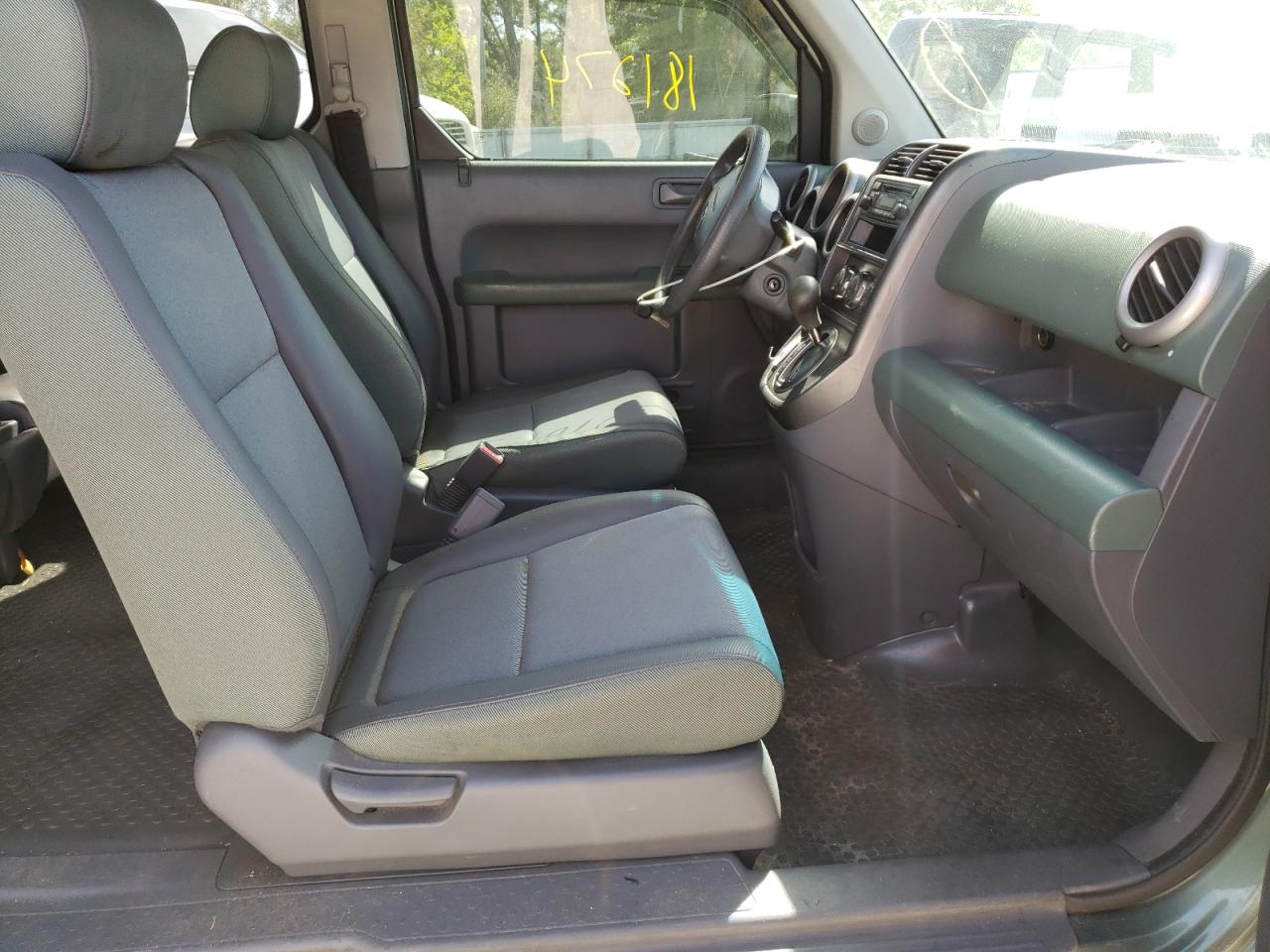 Photo 5 from auction – 2005 HONDA ELEMENT LX with VIN 5J6YH18325L012912