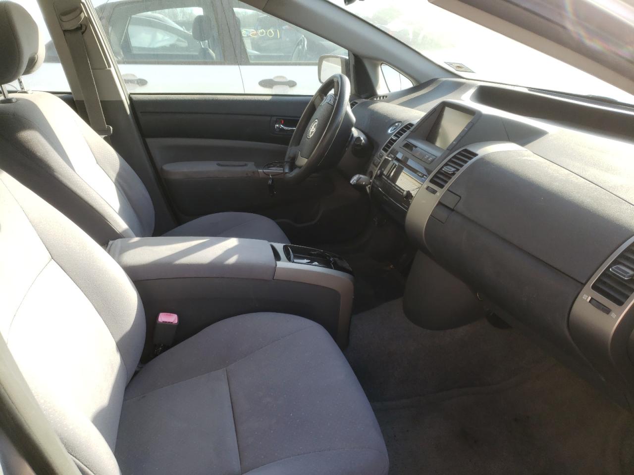 Photo 5 from auction – 2006 TOYOTA PRIUS with VIN JTDKB20UX67544779
