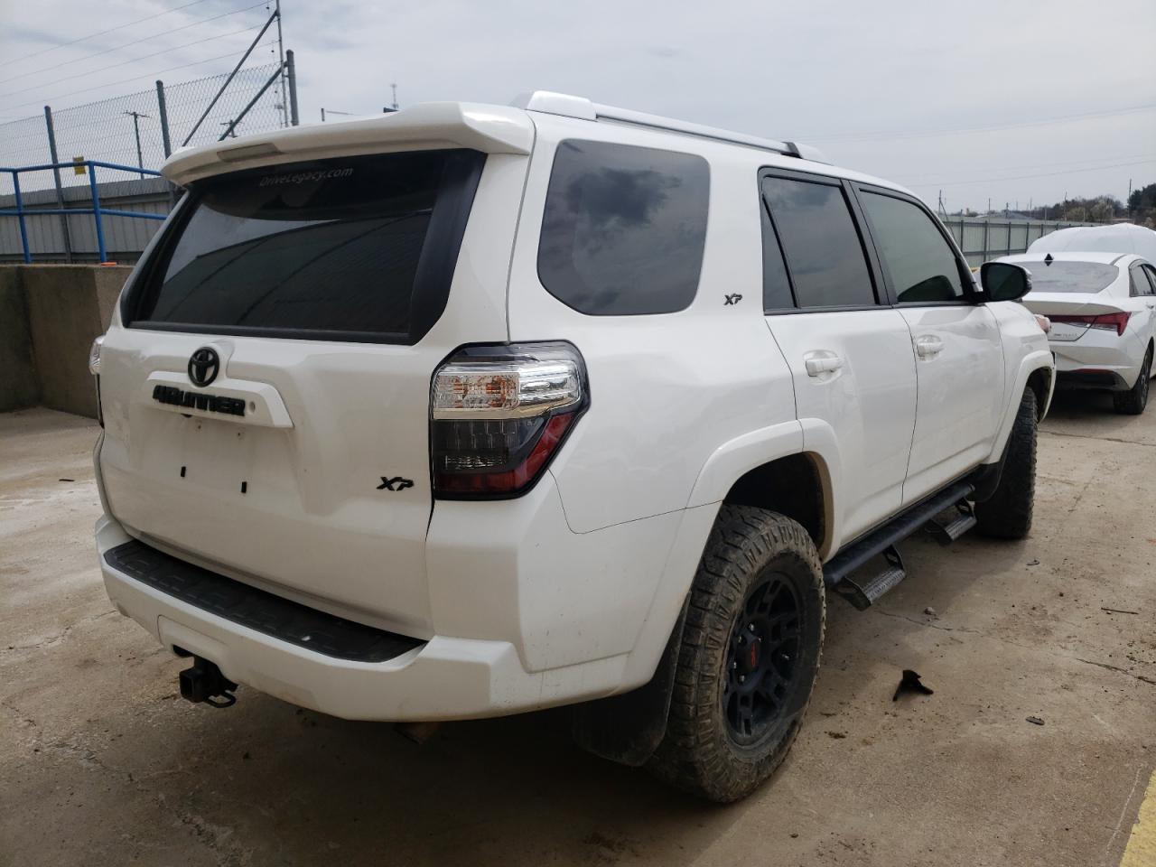 Photo 4 from auction – 2018 TOYOTA 4RUNNER SR with VIN JTEBU5JRXJ5510654