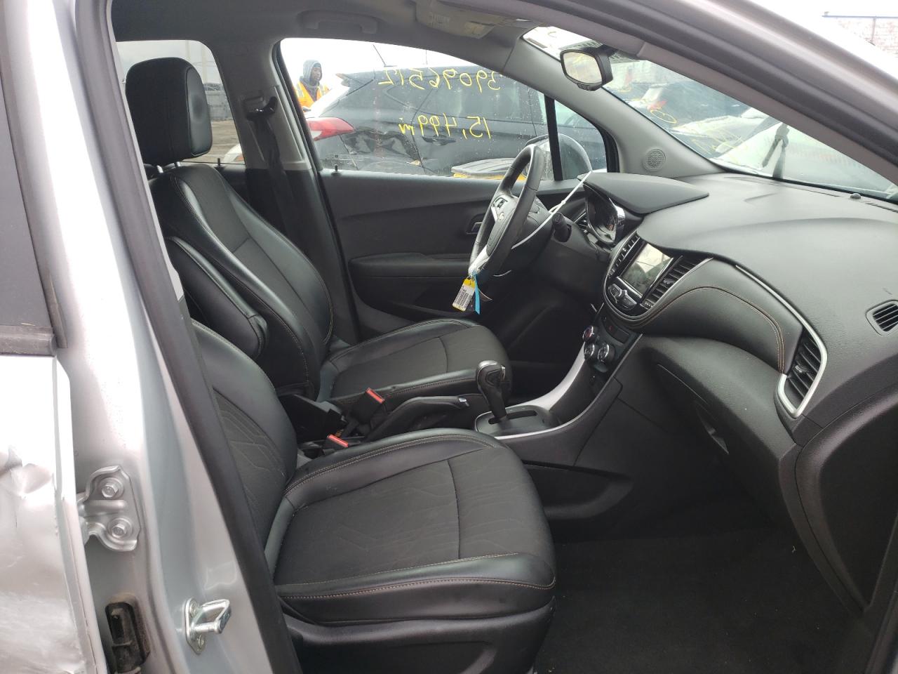Photo 5 from auction – 2019 CHEVROLET TRAX 1LT with VIN 3GNCJLSB7KL239066