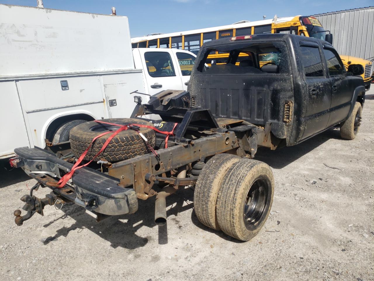 Photo 4 from auction – 2003 CHEVROLET SILVERADO with VIN 1GCJC33123F175837