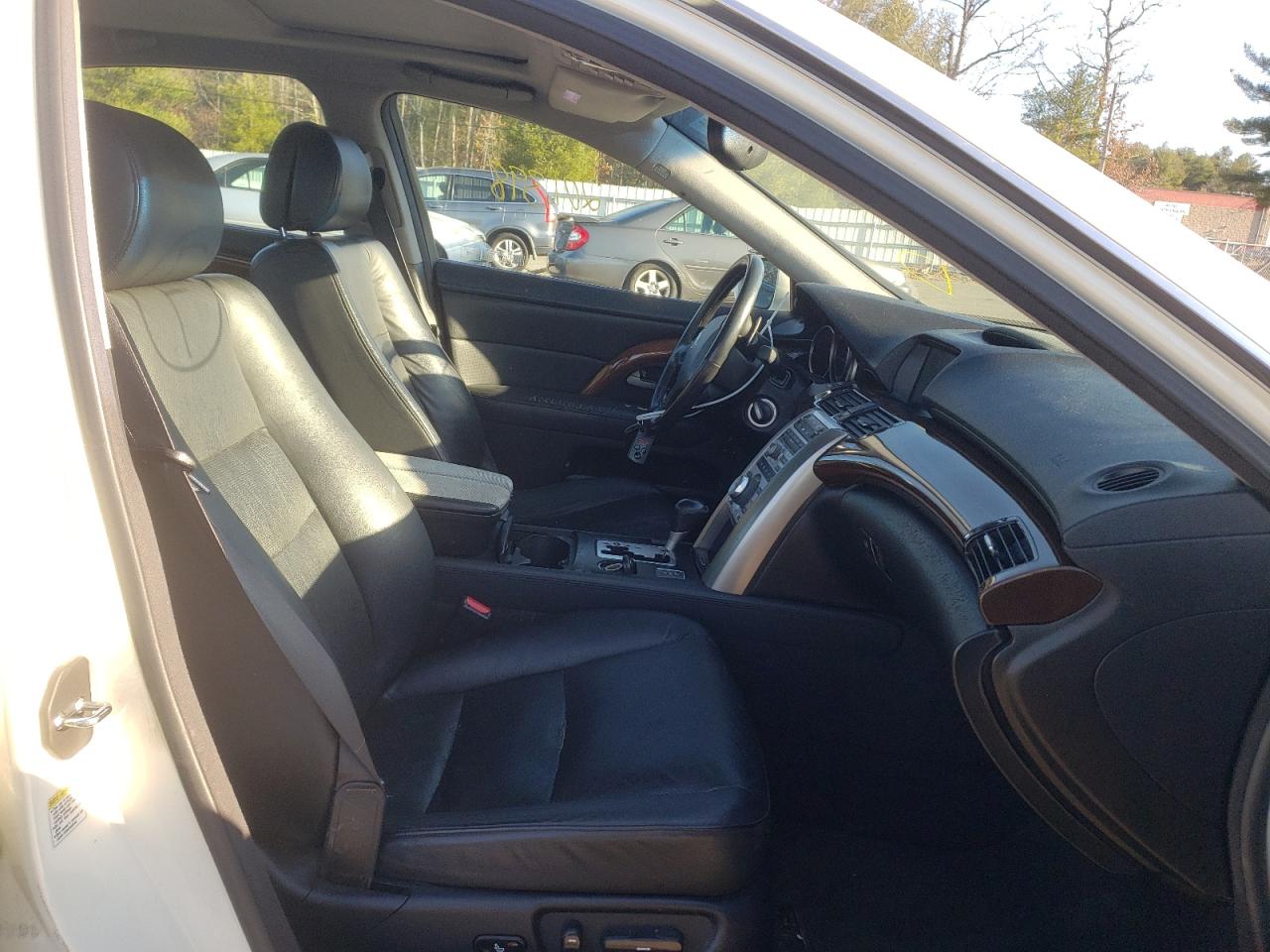 Photo 5 from auction – 2005 ACURA RL with VIN JH4KB165X5C010776