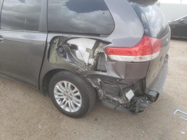 Photo 9 from auction – 2013 TOYOTA SIENNA XLE with VIN 5TDYK3DC8DS337716