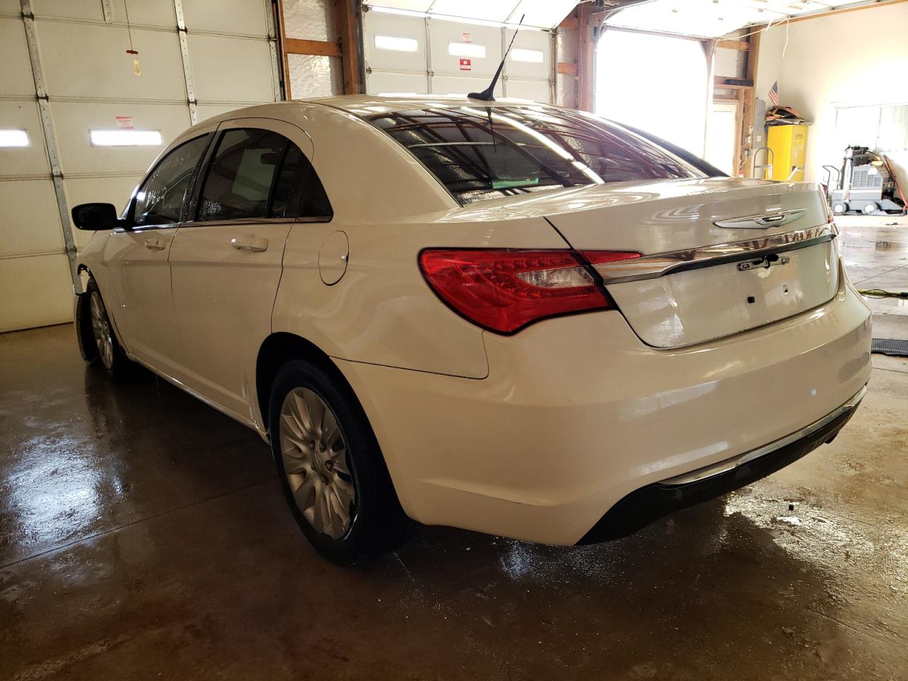 Photo 3 from auction – 2011 CHRYSLER 200 LX with VIN 1C3BC4FB7BN522537