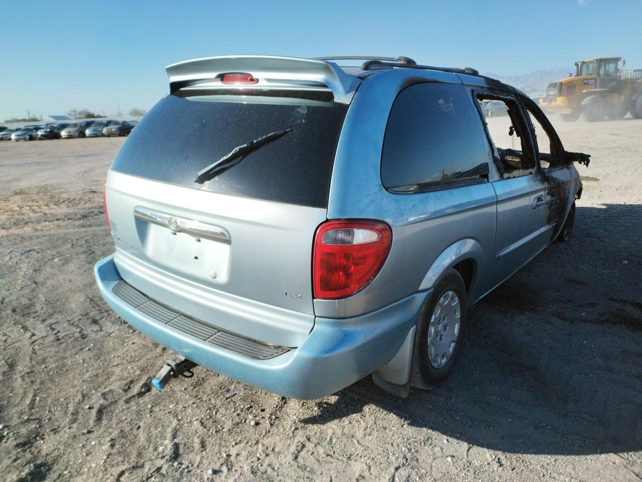 Photo 4 from auction – 2003 CHRYSLER TOWN & COU with VIN 2C8GP44333R137562