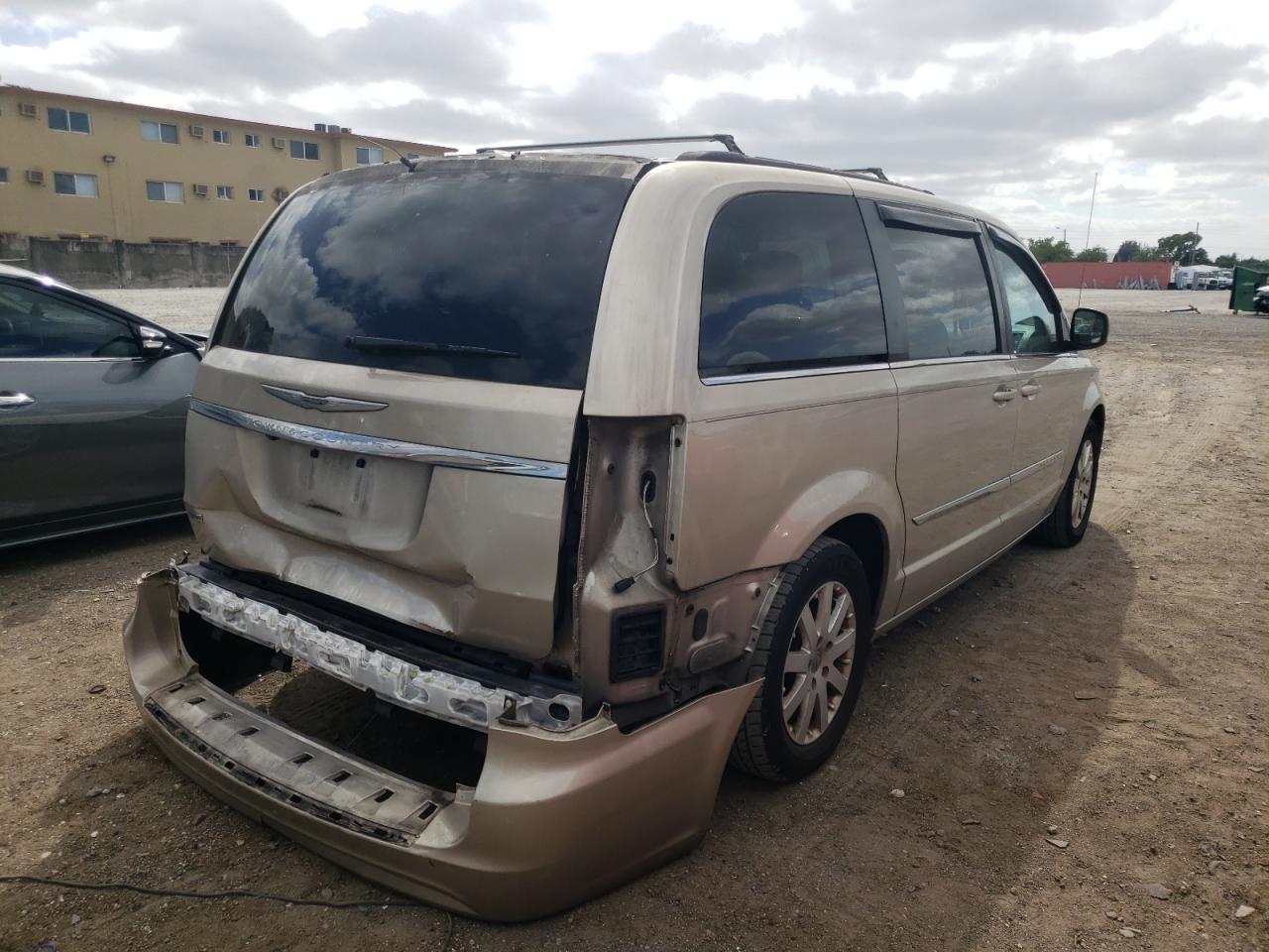 Photo 4 from auction – 2013 CHRYSLER TOWN & COU with VIN 2C4RC1BG6DR776207