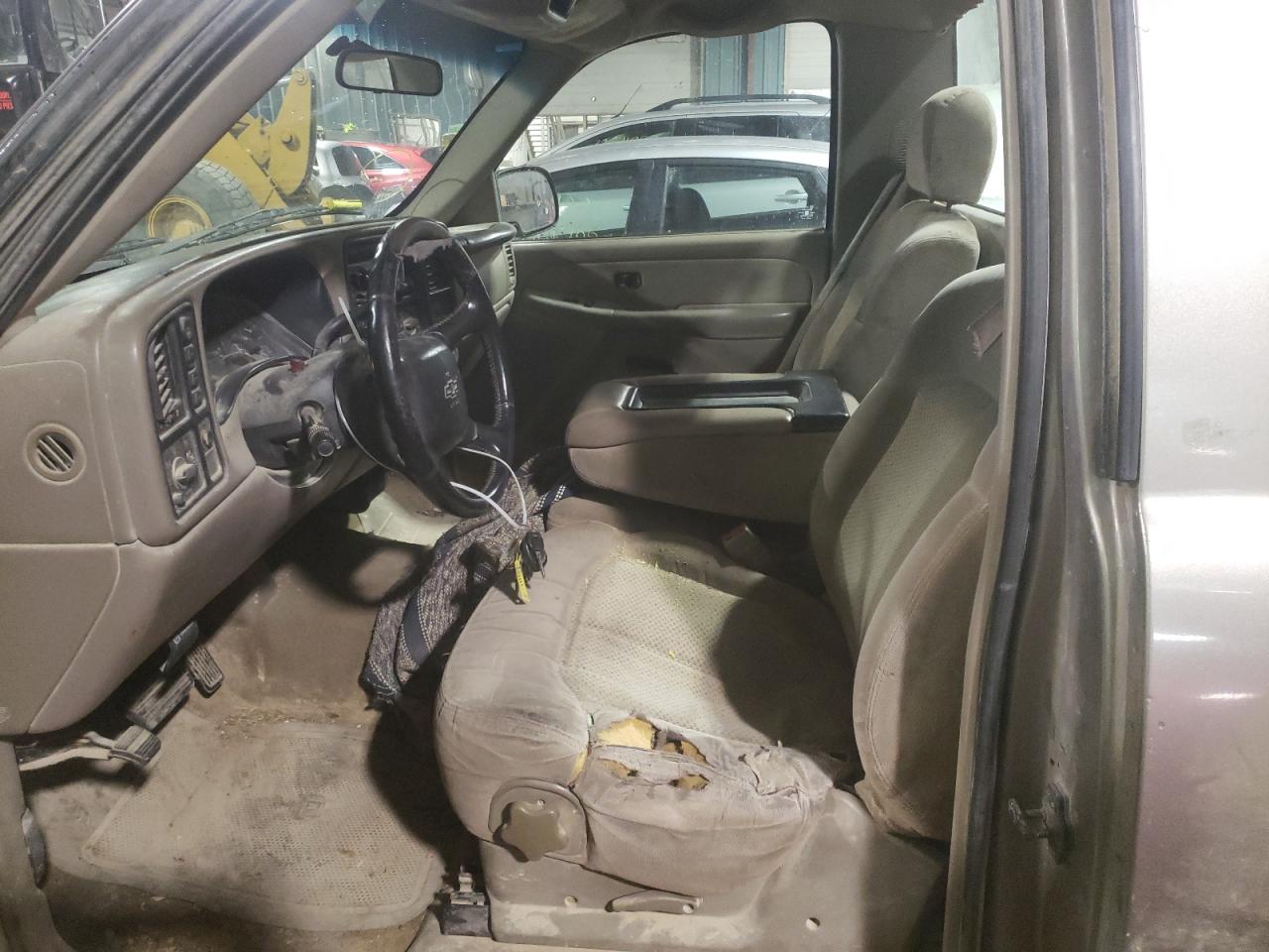 Photo 5 from auction – 2002 CHEVROLET SILVERADO with VIN 1GCEK14VX2Z244507