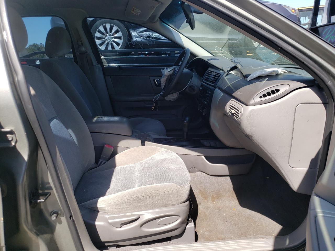 Photo 5 from auction – 2002 FORD TAURUS SE with VIN 1FAFP53U52A207729