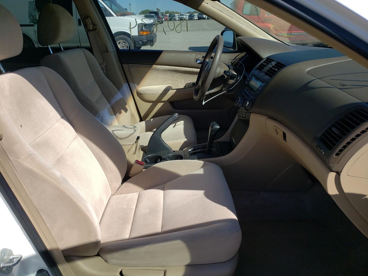 Photo 5 from auction – 2004 HONDA ACCORD LX with VIN JHMCM56344C034168