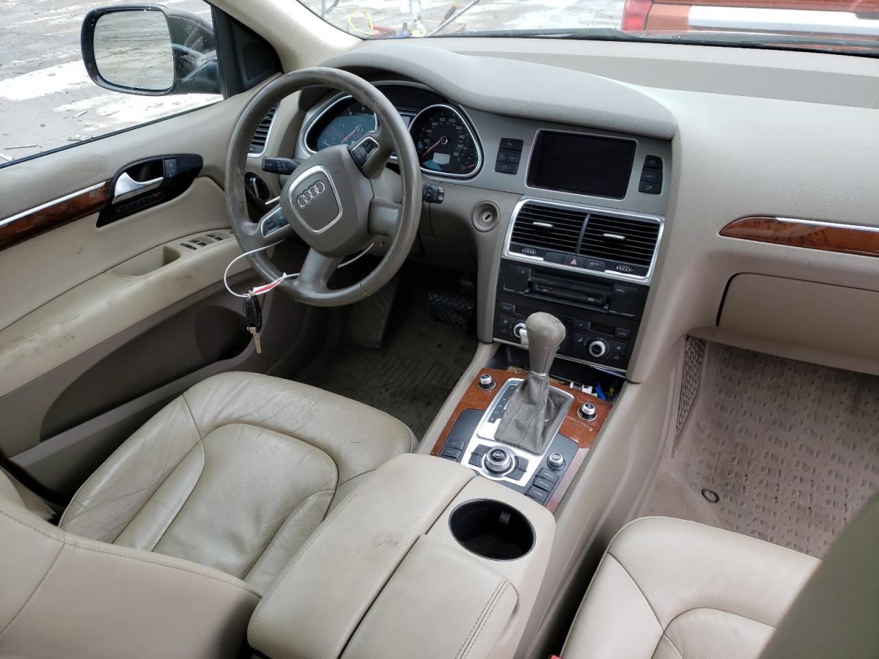Photo 9 from auction – 2011 AUDI Q7 PREMIUM with VIN WA1LMAFE1BD008981