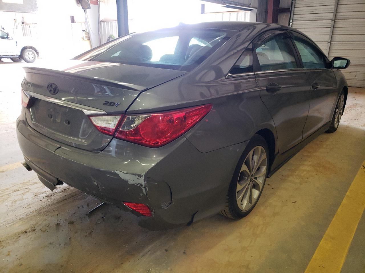 Photo 9 from auction – 2014 HYUNDAI SONATA SE with VIN 5NPEC4AB2EH848301