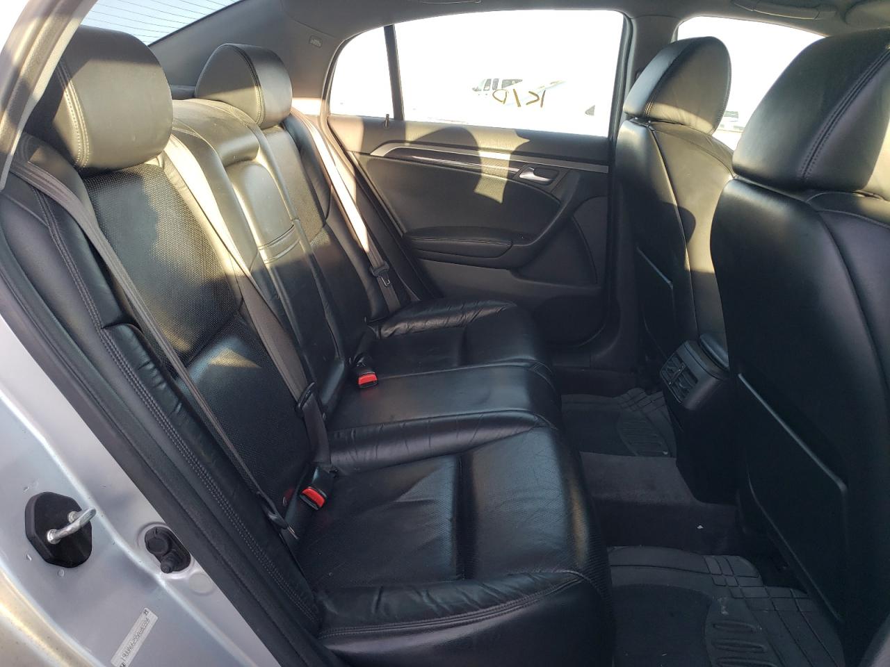 Photo 6 from auction – 2005 ACURA TL with VIN 19UUA66255A802220