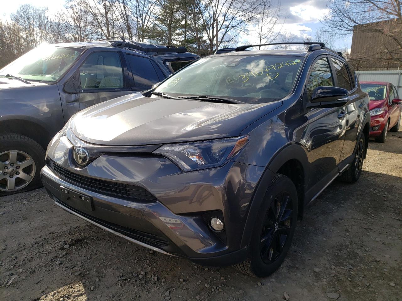 Photo 2 from auction – 2018 TOYOTA RAV4 ADVEN with VIN 2T3RFREV3JW833593