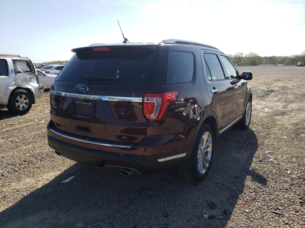 Photo 4 from auction – 2019 FORD EXPLORER L with VIN 1FM5K7F85KGA26637