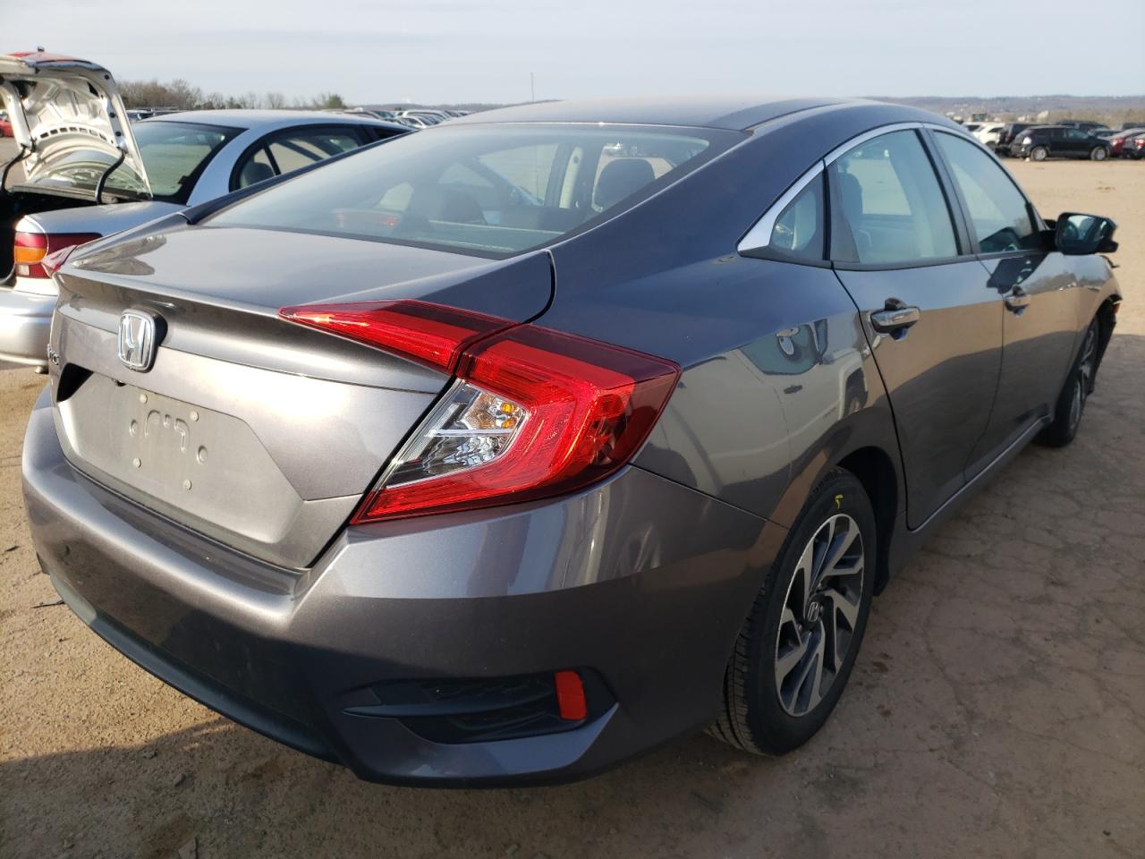 Photo 4 from auction – 2016 HONDA CIVIC EX with VIN 2HGFC2F78GH565427