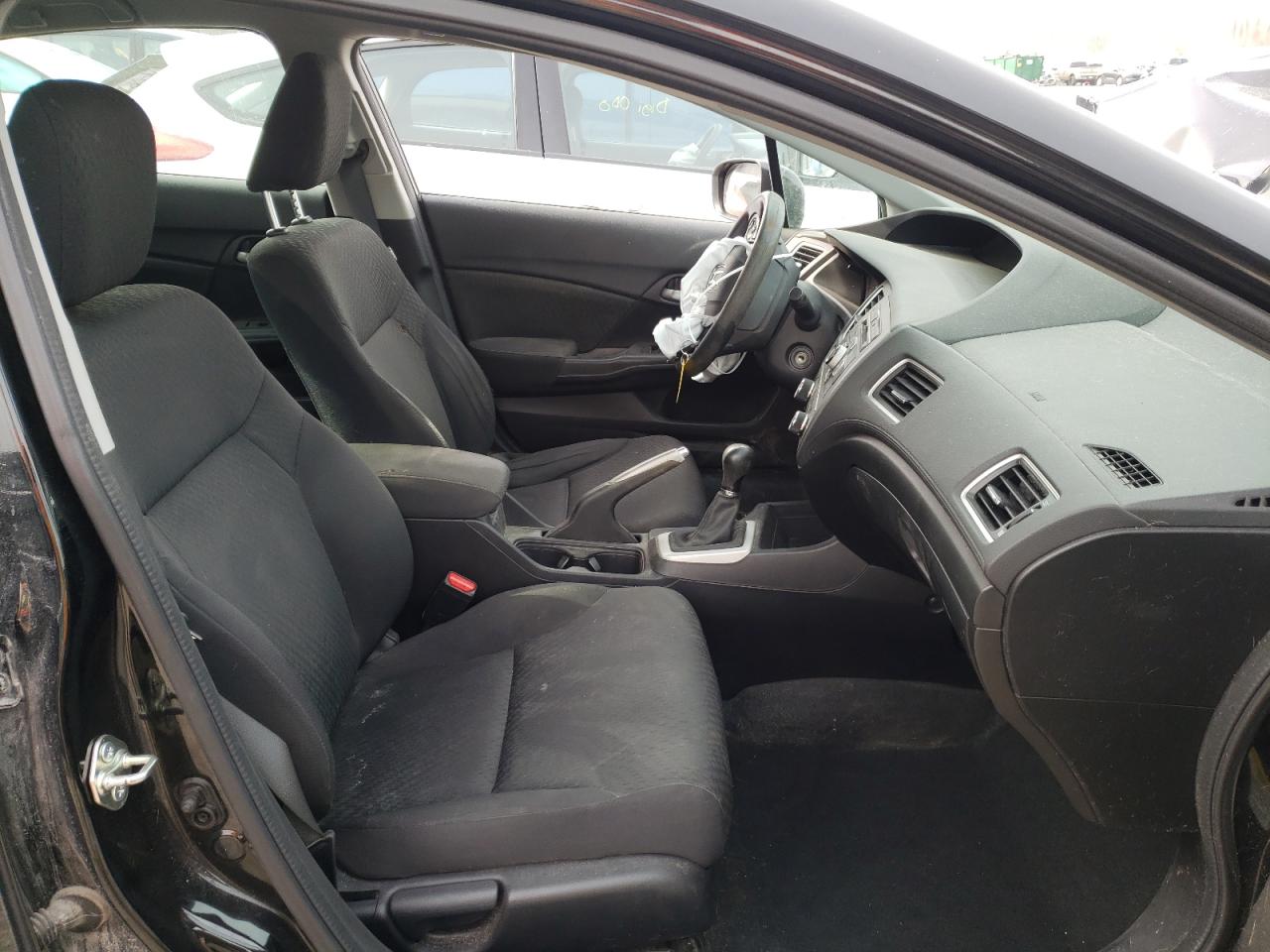 Photo 5 from auction – 2015 HONDA CIVIC LX with VIN 19XFB2E56FE048770